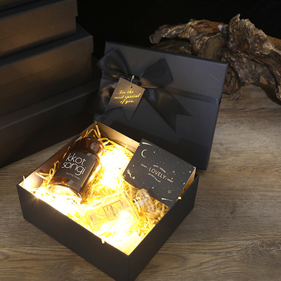 Boîte rigide noire d'emballage de cadeau de luxe d'impression de couleur de l'ODM 1 d'OEM
